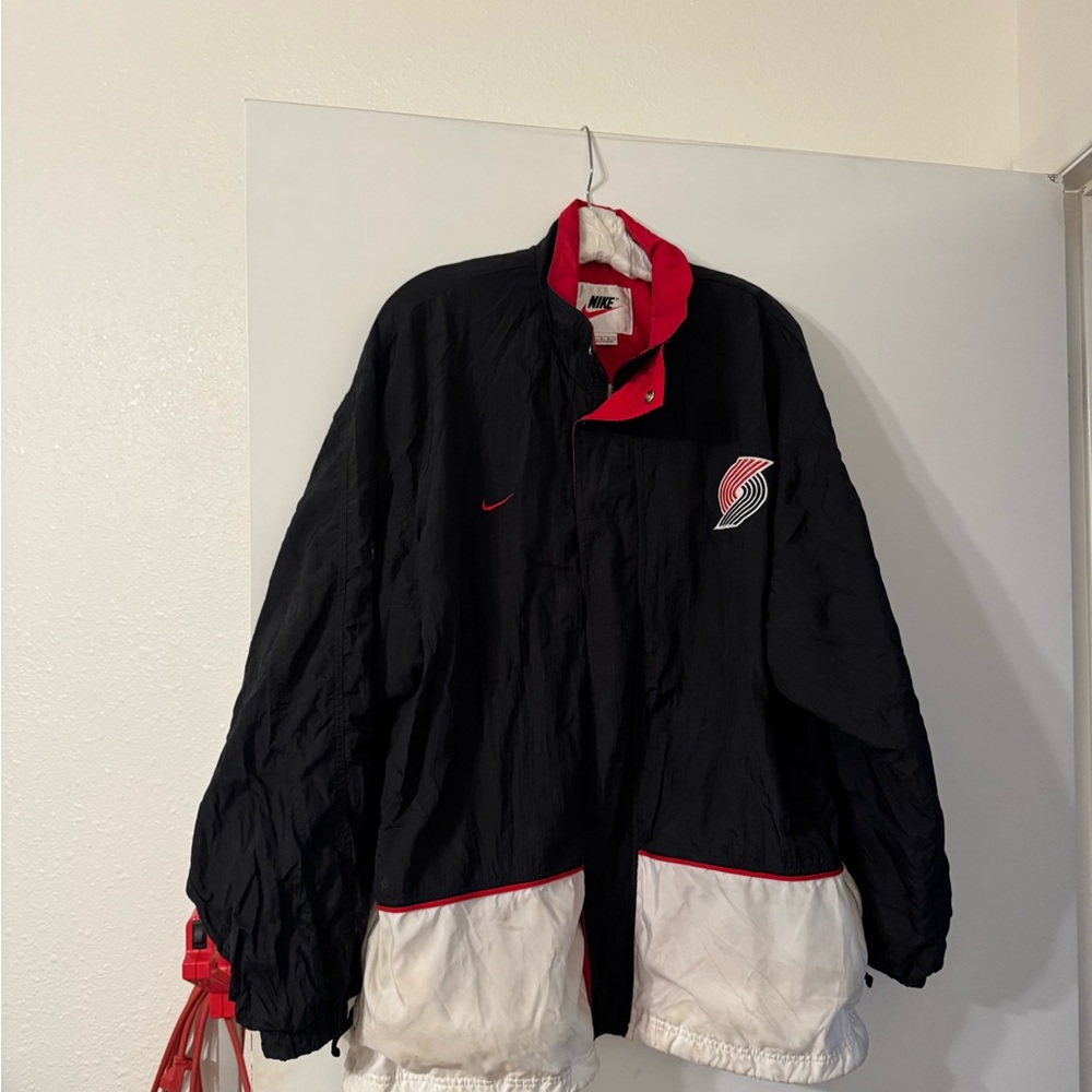 NBA!! Nike Black and White Jacket with Red Portland Trailblazers!! Early 1990’s